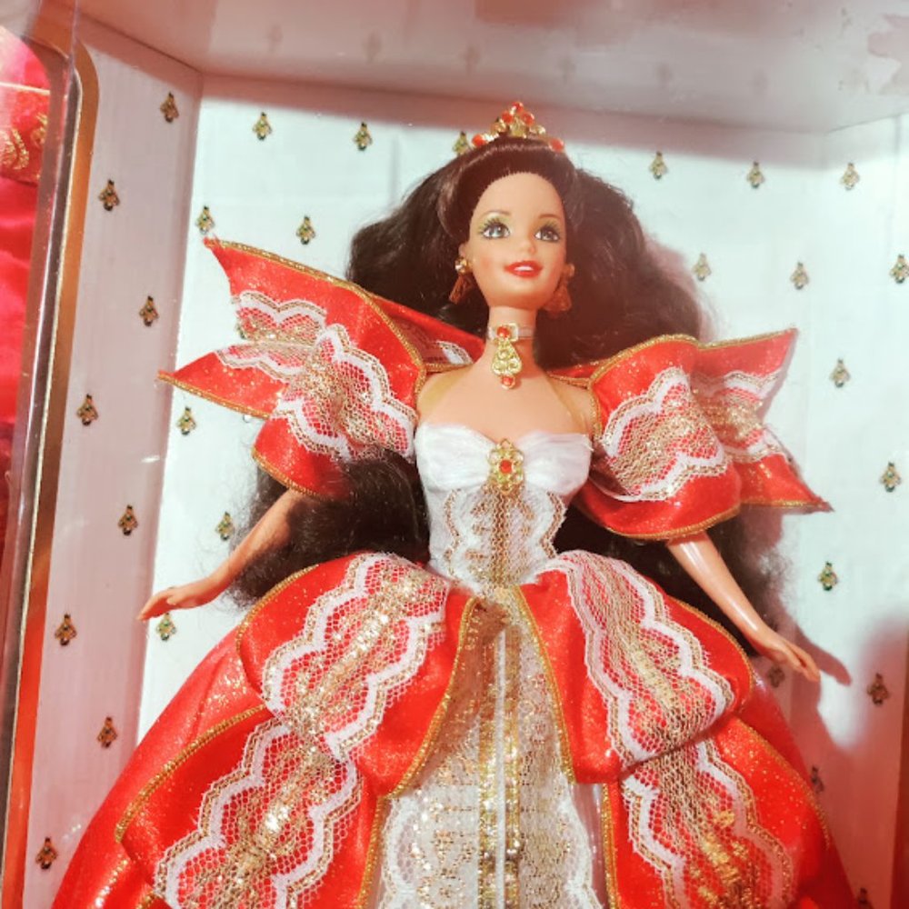 Mattel Happy Holidays Barbie Doll 1997